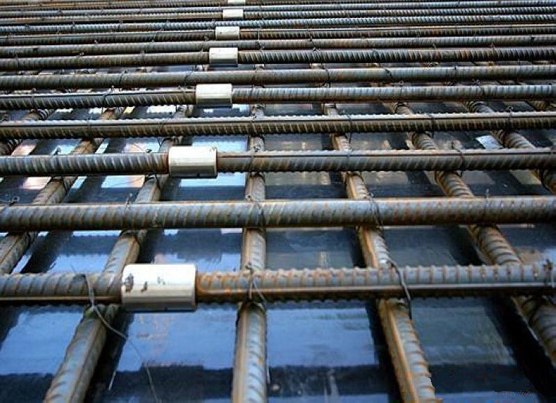 玉树为什么建楼房时，要在钢筋上加一排小圆环？原来作用这么大